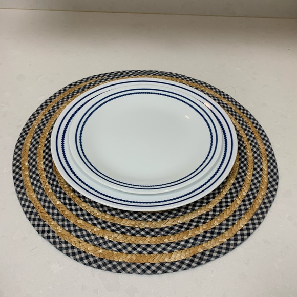 NWT 5 straw blue and white circular placemats - Picture 4 of 6